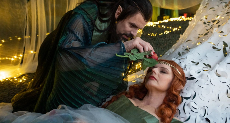 Obrazek w treści Teatr Telewizji: Sen nocy letniej współczesna adaptacja ponadczasowej komedii Szekspira [jpg]