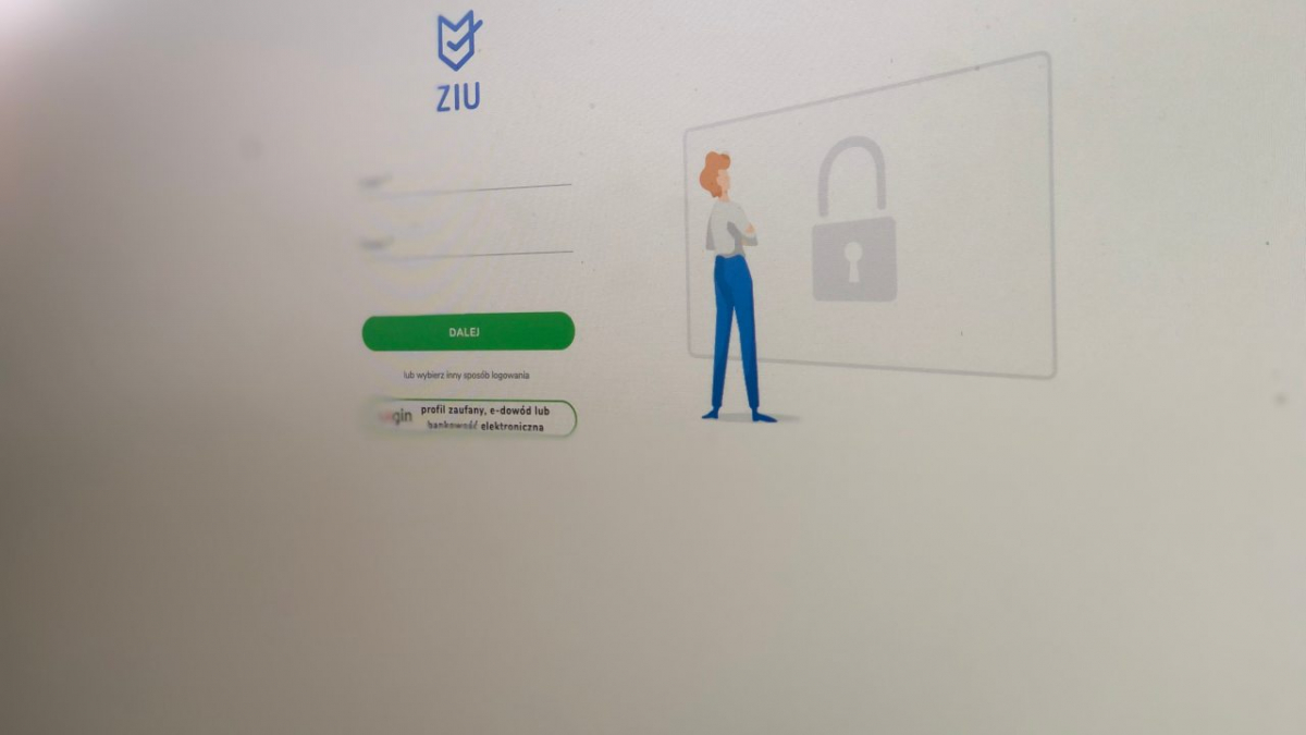 Monitor ze stroną ZIU