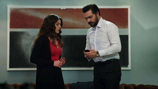 Duygu, bohaterka serialu Dziedzictwo, który jest emitowany na antenie TVP 1