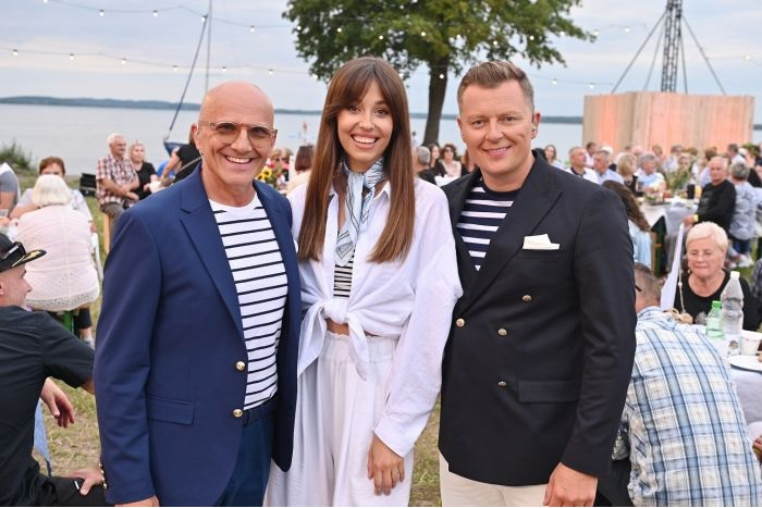Robert Rozmus, Rafał Brzozowski i Izabella Krzan na trzynastym koncercie wakacyjnym TVP "Polskie biesiady: Żeglarska".
