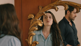 Zeynep chce rzucić się w ogień w 228 odcinku serialu Wichrowe wzg&oacute;rze. 