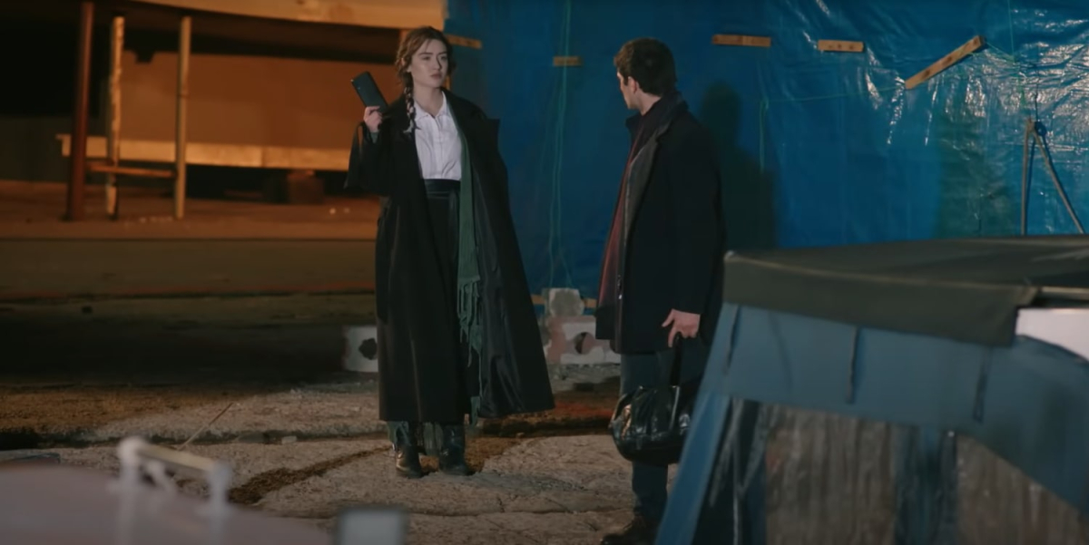 Zeynep dopada Orhana w 62 odcinku serialu „Wichrowe Wzgórze"