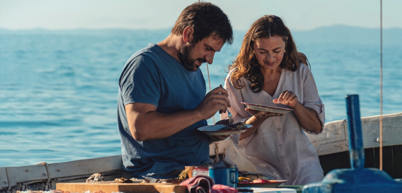 Obrazek w treści Gdzieś daleko - komedia romantyczna o poszukiwaniu spokoju, a odnajdywaniu miłości już na Netflix  [jpg]