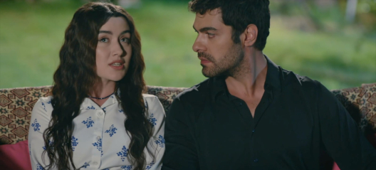 Eren na randce z Selmą w 146 odcinku serialu Wichrowe wzg&oacute;rze