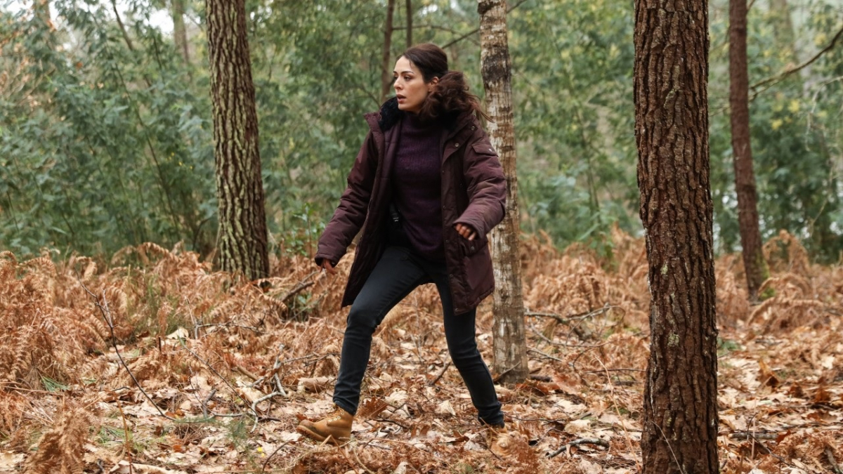 Sofia Essaidi jako Sarah, w serialu kryminalnym "Obietnica" na TVP 2. 