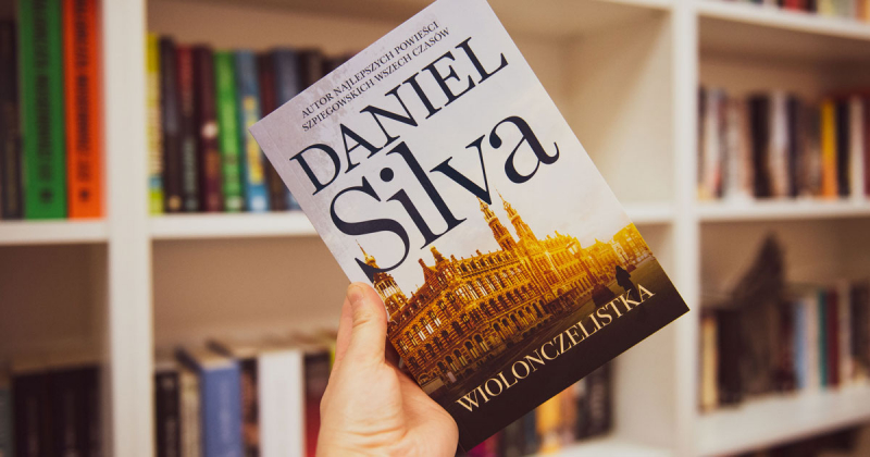 Obrazek w treci  Oputen pistolet! „Wiolonczelistka Daniela Silvy [jpg]