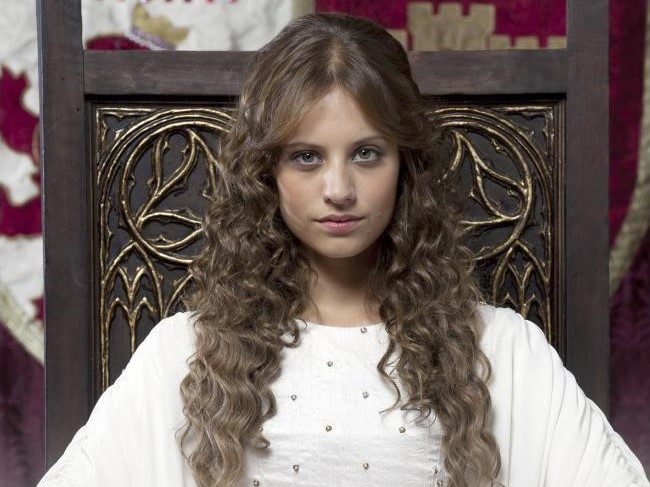 Obrazek w treści Izabela, królowa Hiszpanii. Co wydarzy się w 11 i 12 odcinku nowego hiszpańskiego serialu na antenie stacji TVP 2? [jpg]