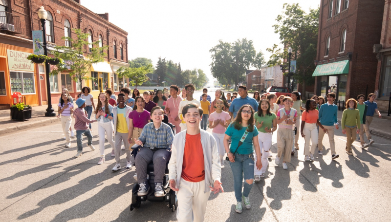 Obrazek w treści 13: Musical - filmowa wersja znanego musicalu 13 trafiła na Netflix  [jpg]