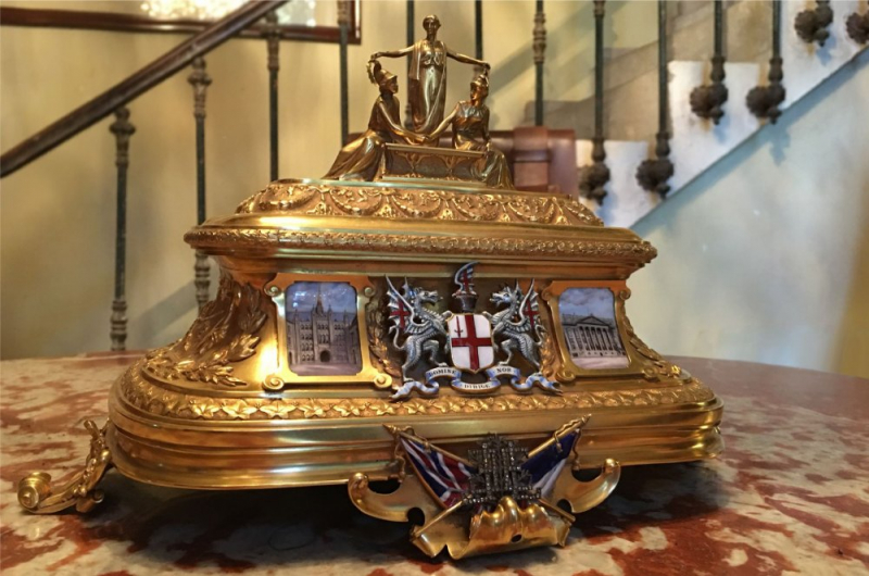 Obrazek w treści Rozwiąż zagadki ukryte w książce i znajdź drogocenny skarb! [jpg]