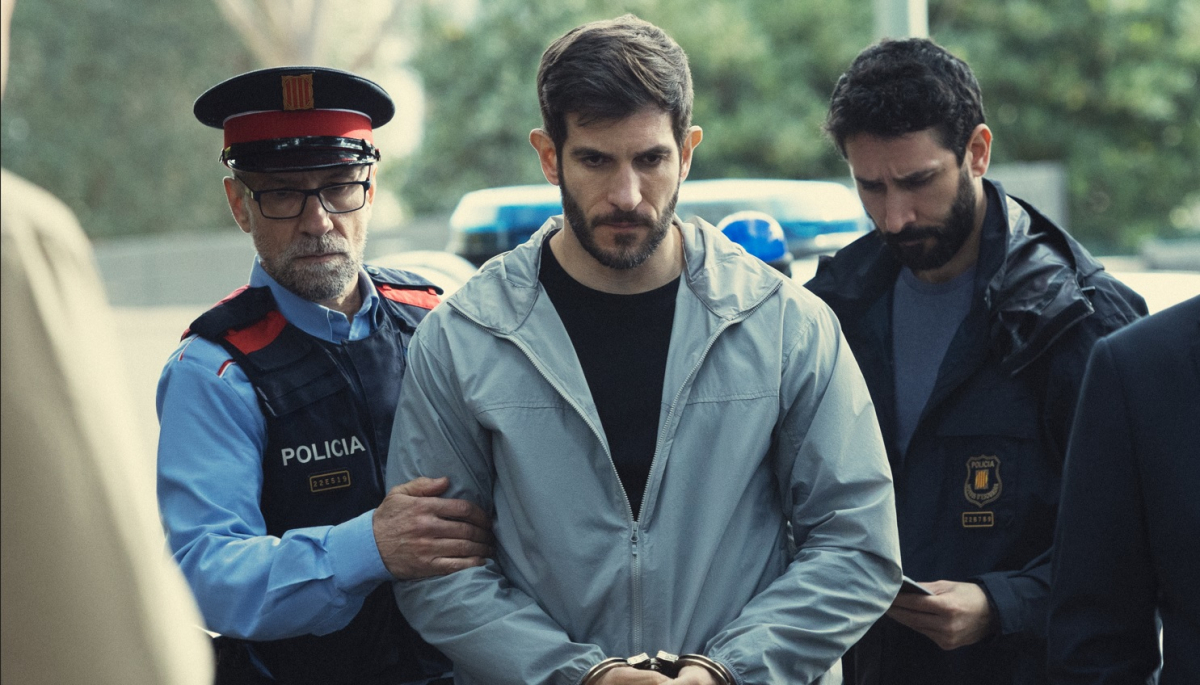 Kadr z serialu "Ciało w ogniu" na Netflix.