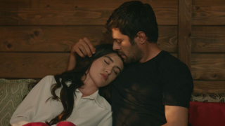 Wichrowe wzgórze - 256 i 257 odc. Halil podważa wiarygodność Zeynep jako przedstawicielki Serdara