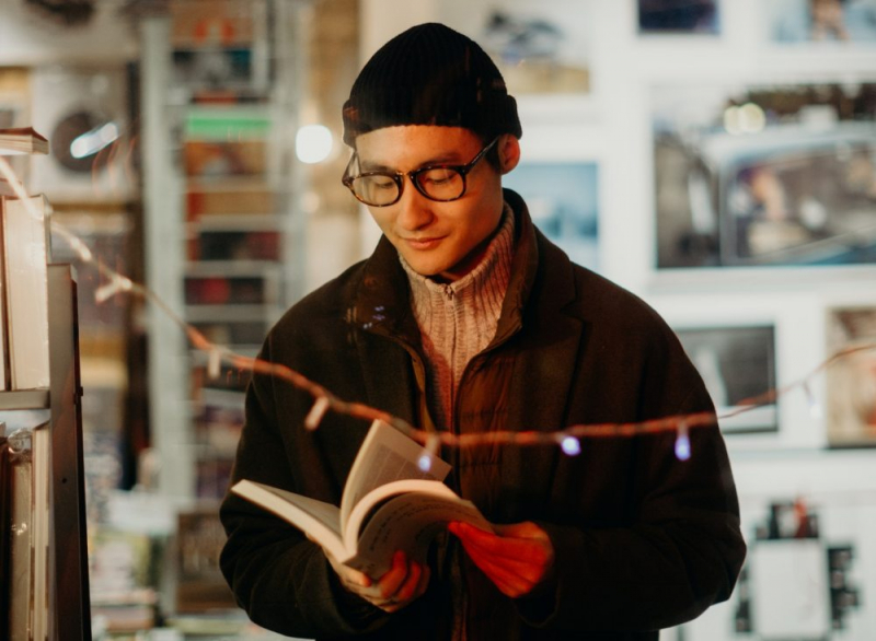 Obrazek w treści Tokarczuk, Mr&oacute;z i Nosowska najchętniej kupowani w listopadzie. Co czytaliśmy? [jpg]