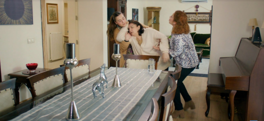 Miłość i nadzieja 173 - kadr z serialu. Przyjaciel Kuzeya zakochany w Sili