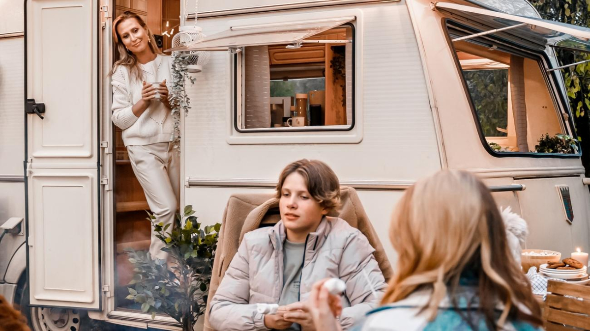 Obrazek w treci Filmy z kamperem w tle – wolno, droga i emocje [jpg]