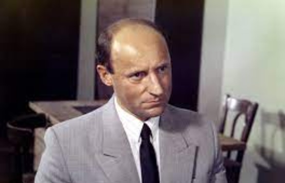 Piotr Fronczewski, jako Czesław Wiśniak vel Jacek Ben Silberstein w filmie "Konsul".