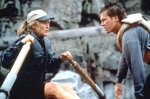 Meryl Streep jako Gail Hartman i Kevin Bacon jako Wade w filmie "Dzika rzeka".
