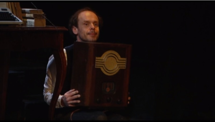 Obrazek w treści Teatr Telewizji: Inne rozkosze – sztuka na podstawie powieści Jerzego Pilcha  [jpg]