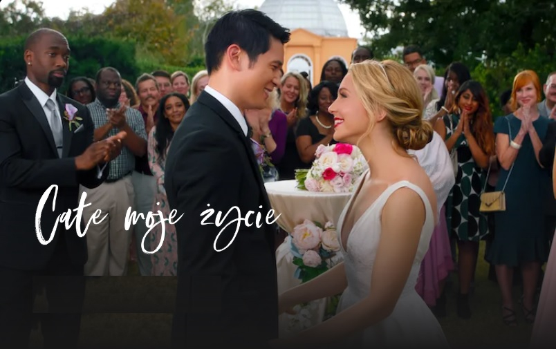 Jessica Rothe jako Jennifer Carter i Harry Shum Jr. jako Solomon "Sol" Chau w melodramacie "całe moje życie".