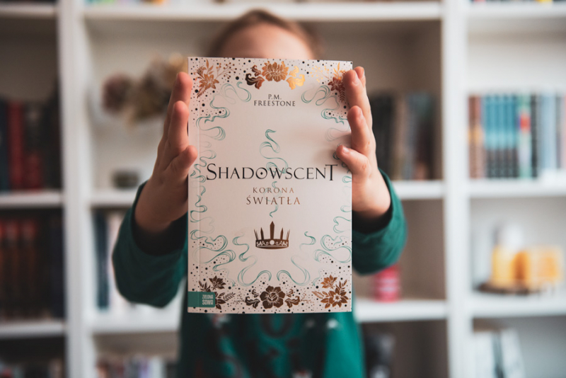 Obrazek w treści Rozliczyć się z przeszłością. Shadowscent. Korona światła [jpg]