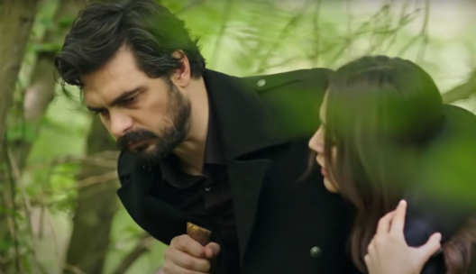 Seher, Yaman i Yusuf, bohaterowie serialu Dziedzictwo, który jest emitowany na antenie TVP 1