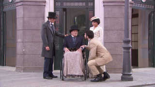 Kadr z serialu Akacjowa 38, emitowanego na antenie TVP 2. 