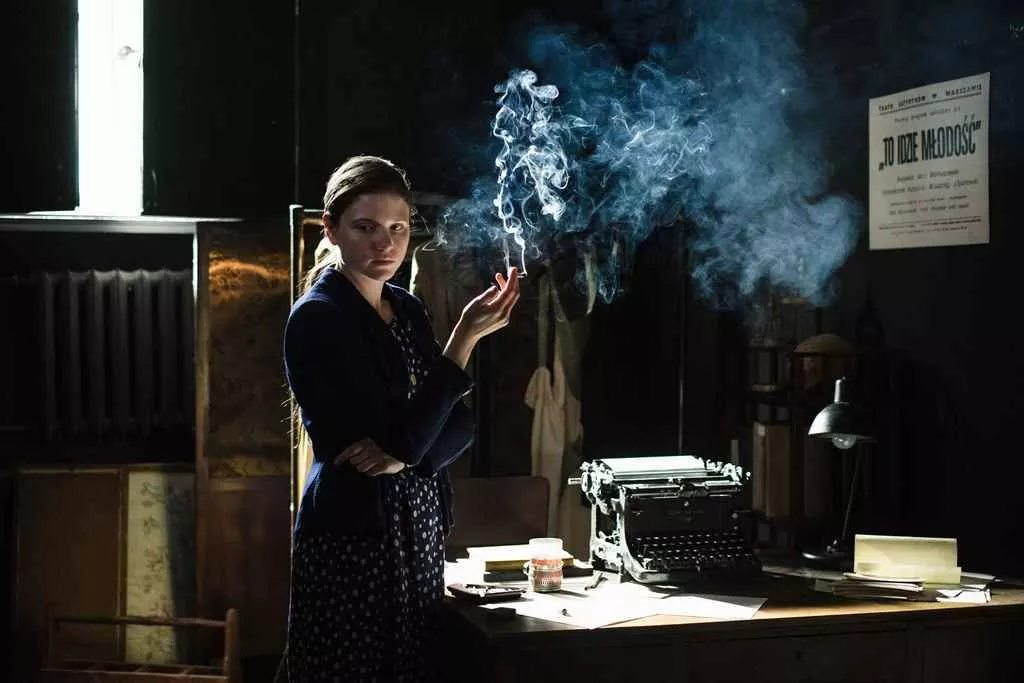 Eliza Rycembel w serialu Osiecka