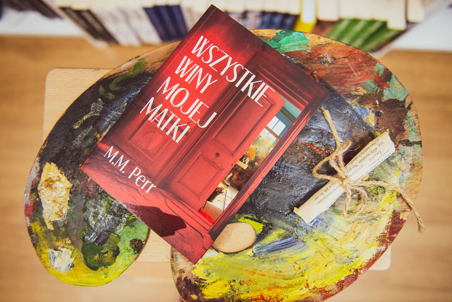 Wszystkie winy mojej matki M.M. Perr zdjęcie książki