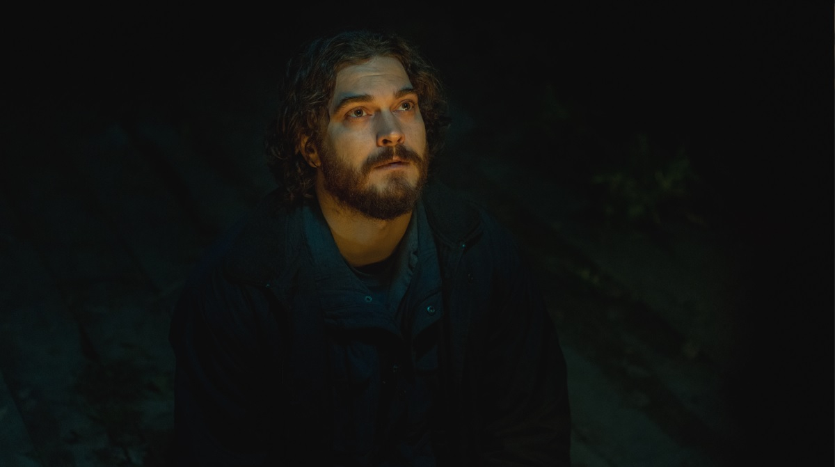 Cağatay Ulusoy jako Gökhan w serialu "Kübra: na Netflix.