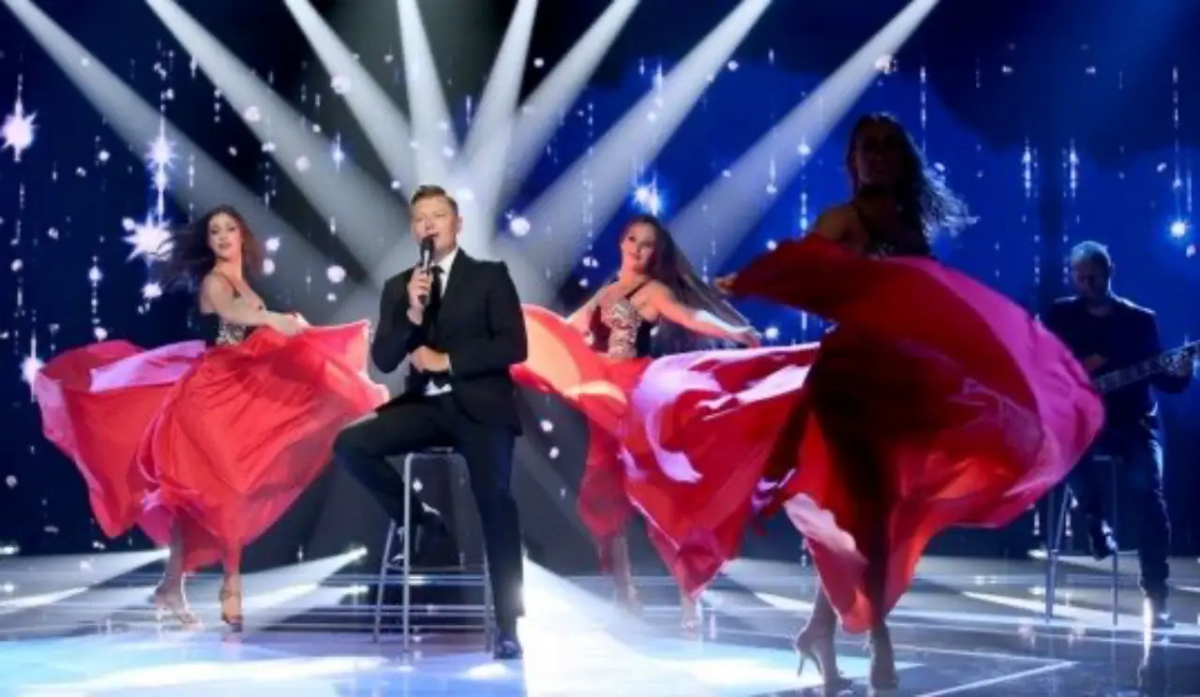 Rafał Brzozowski w programie "Jaka to melodia?" na TVP 1. 