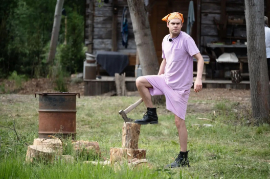 Kadr z programu Farma, który jest emitowany na antenie telewizji Polsat.