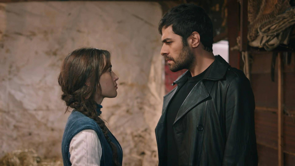 Bohaterowie serialu "Wichrowe wzg&oacute;rze" emitowanego na antenie TVP1