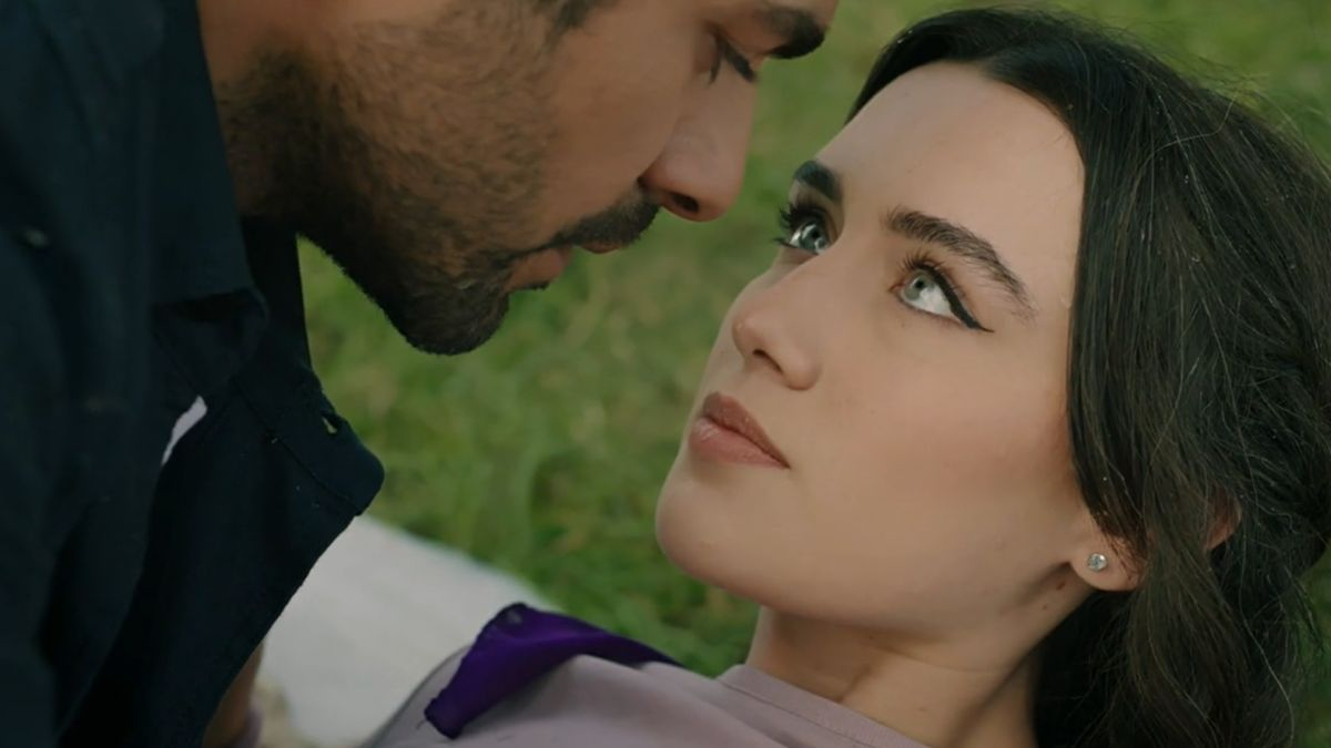 Wichrowe Wzgórze - 277 i 278 odc. Simge pojawia się w wiosce, co doprowadza do wybuchu zazdrości Zeynep