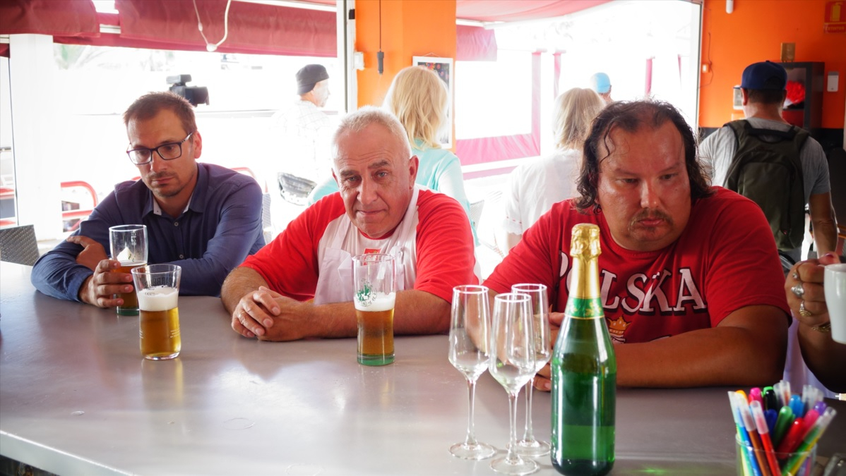 Kadr z serialu paradokumentalnego "Pamiętniki z wakacji" od TV 4.