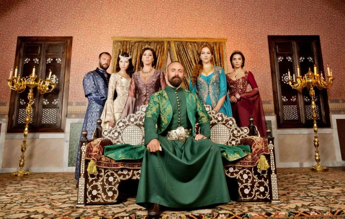 Rodzina Sulejmana - bohaterowie serialu "Wspaniałe stulecie"