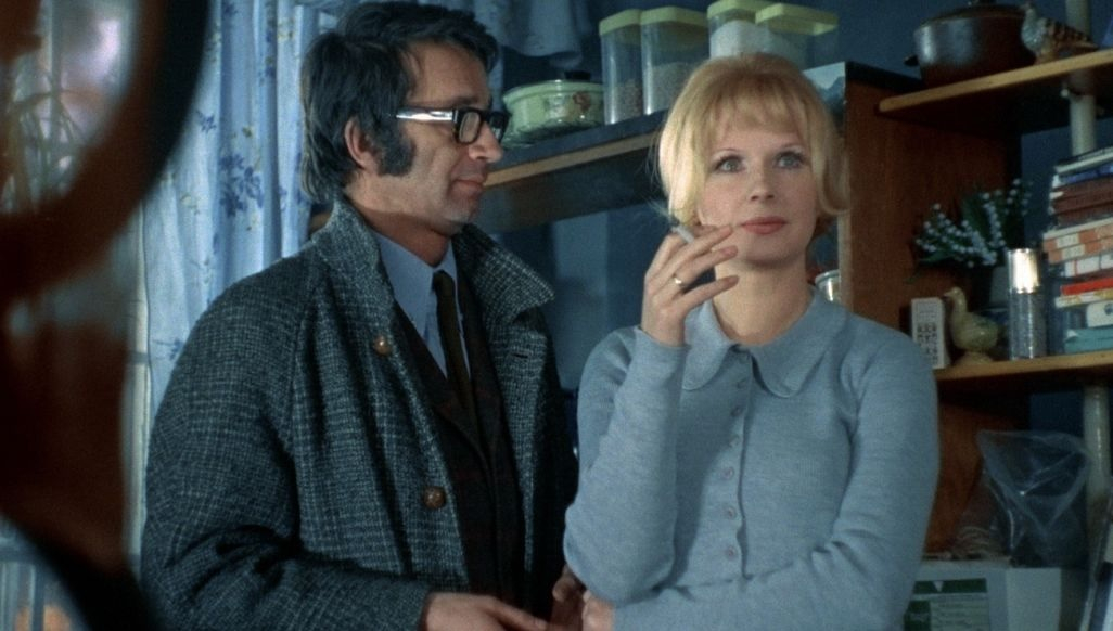 Jacek Fedorowicz jako Janek Filikiewicz i Halina Kowalska jako Wanda w komedii "Nie ma róży bez ognia".