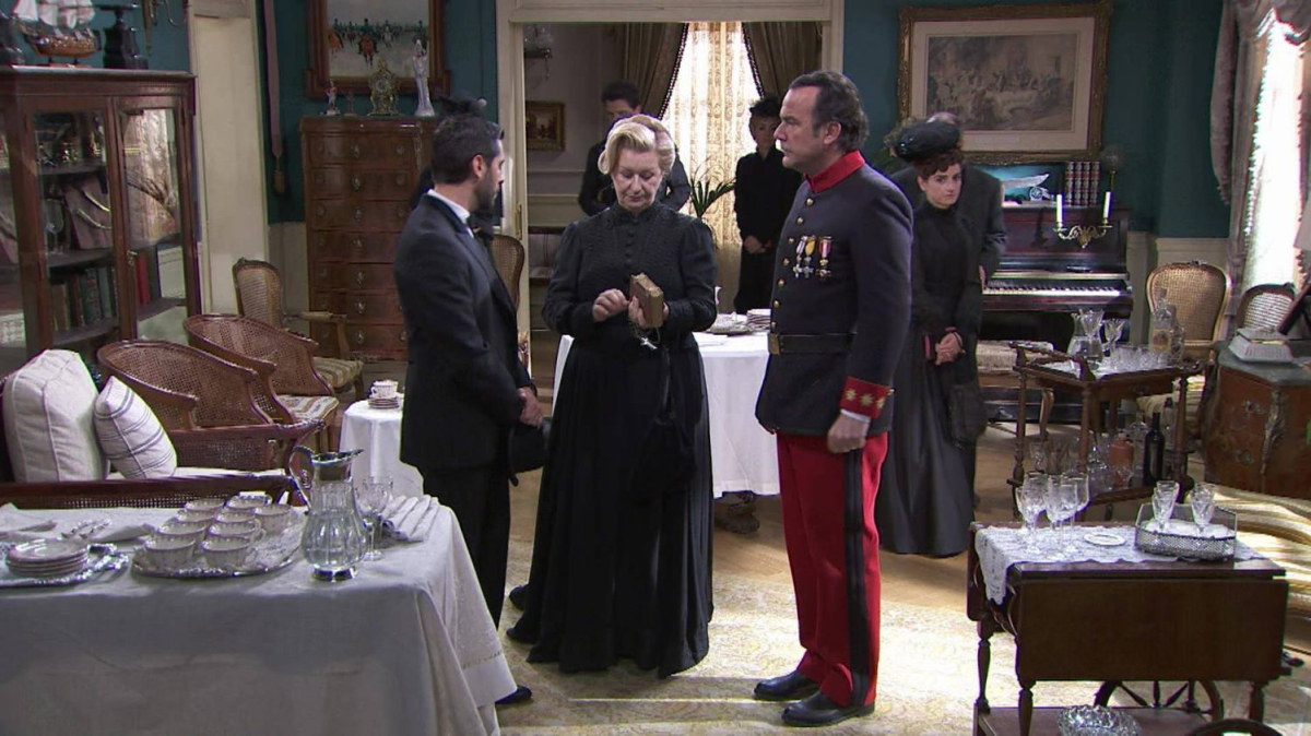 Kadr z serialu "Akacjowa 38", emitowanego na antenie TVP 2.