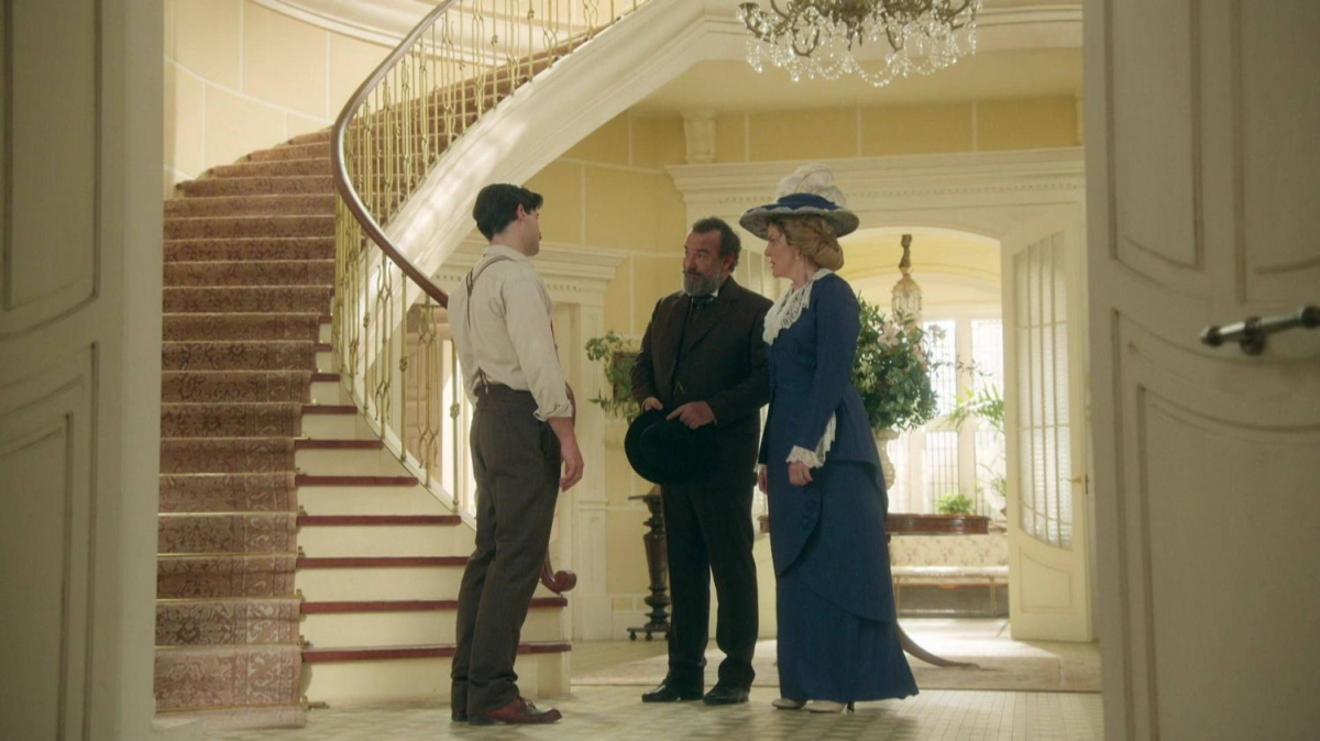 Bohaterowie serialu "La Promesa - pałac tajemnic", emitowanego na antenie TVP 2.