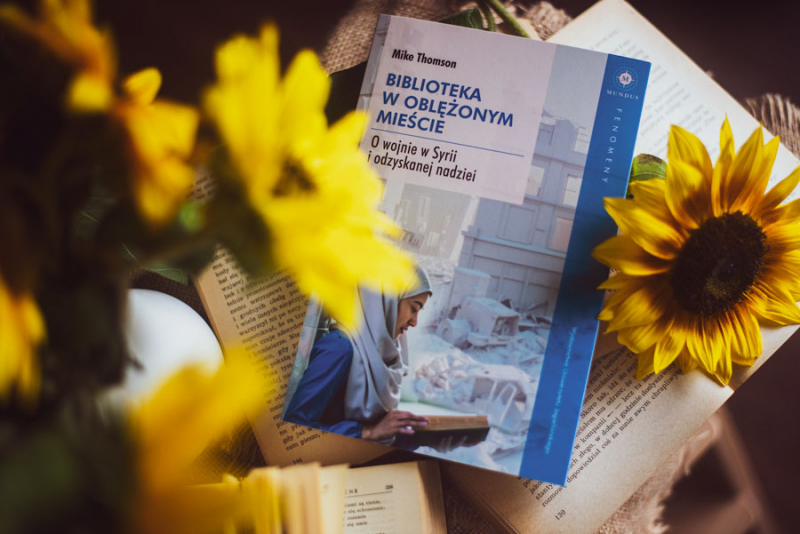 Obrazek w treści Na ratunek książkom. Fragment publikacji &bdquo;Biblioteka w oblężonym mieście [jpg]