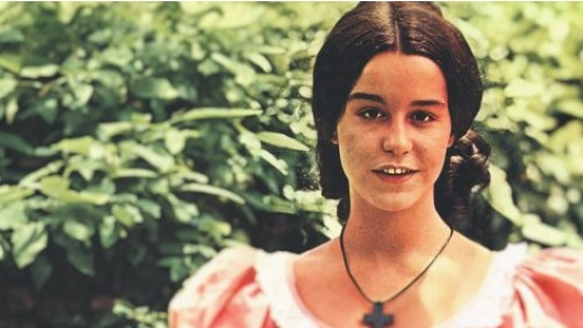 Luc&eacute;lia Santos jako Isaura, w serialu Niewolnica Isaura. 