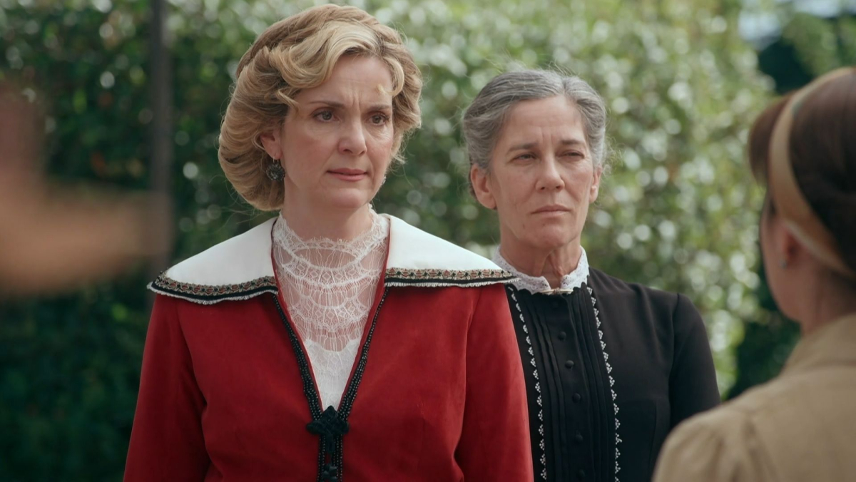 Bohaterowie serialu "La Promesa - pałac tajemnic", emitowanego na antenie TVP 2. 