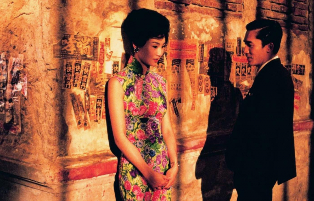 Maggie Cheung jako Su oraz Tony Chiu-Wai Leung jako Cho w filmie "Spragnieni miłości". 