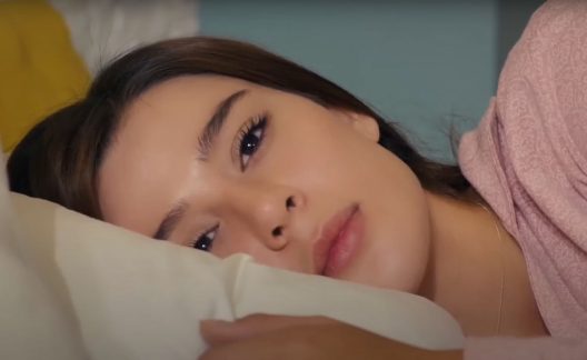 Elif, bohaterka serialu Miłość i nadzieja, emitowanego na TVP 2