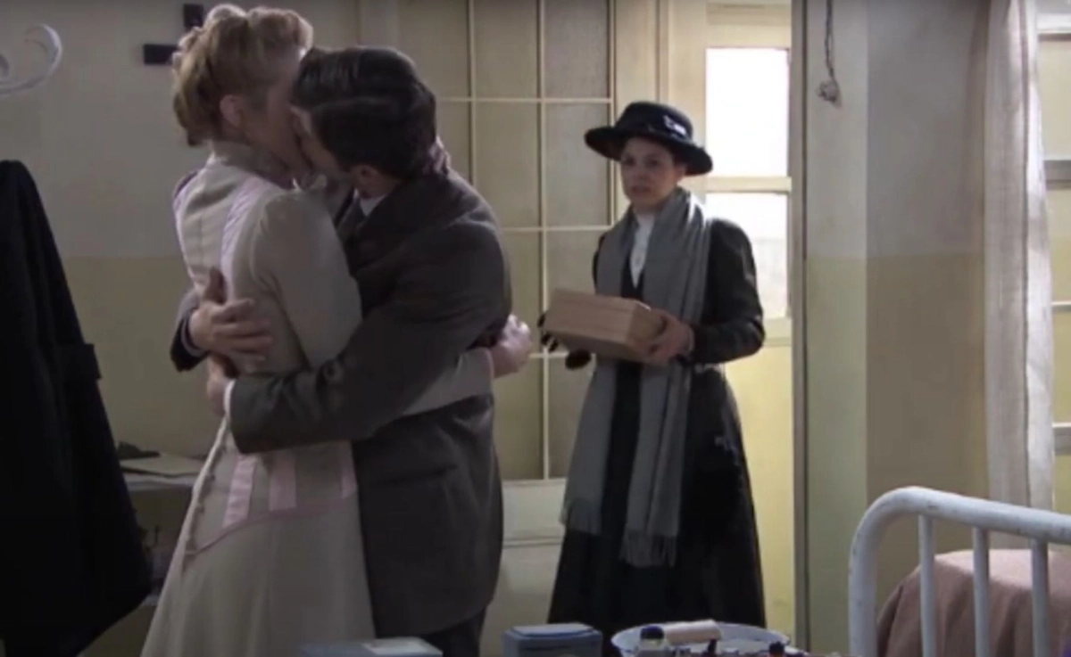 Kadr z serialu "Akacjowa 38", emitowanego na antenie TVP 2. 