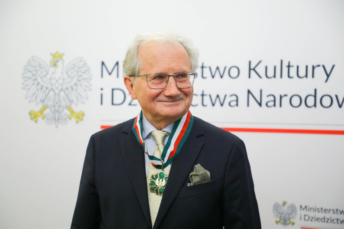 Janusz Rosiko ze Zotym Medalem Gloria Artis