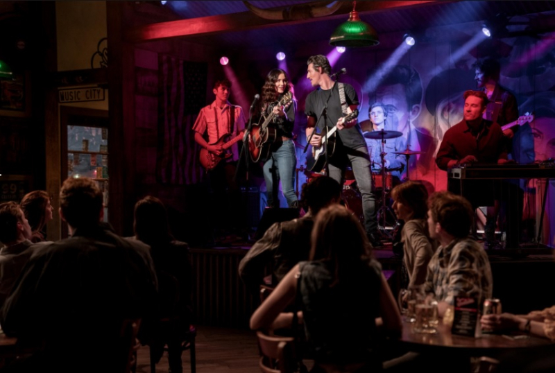 Obrazek w treści Netflix z komediowym serialem Country niania &ndash; śpiewająca opiekunka do dzieci [jpg]