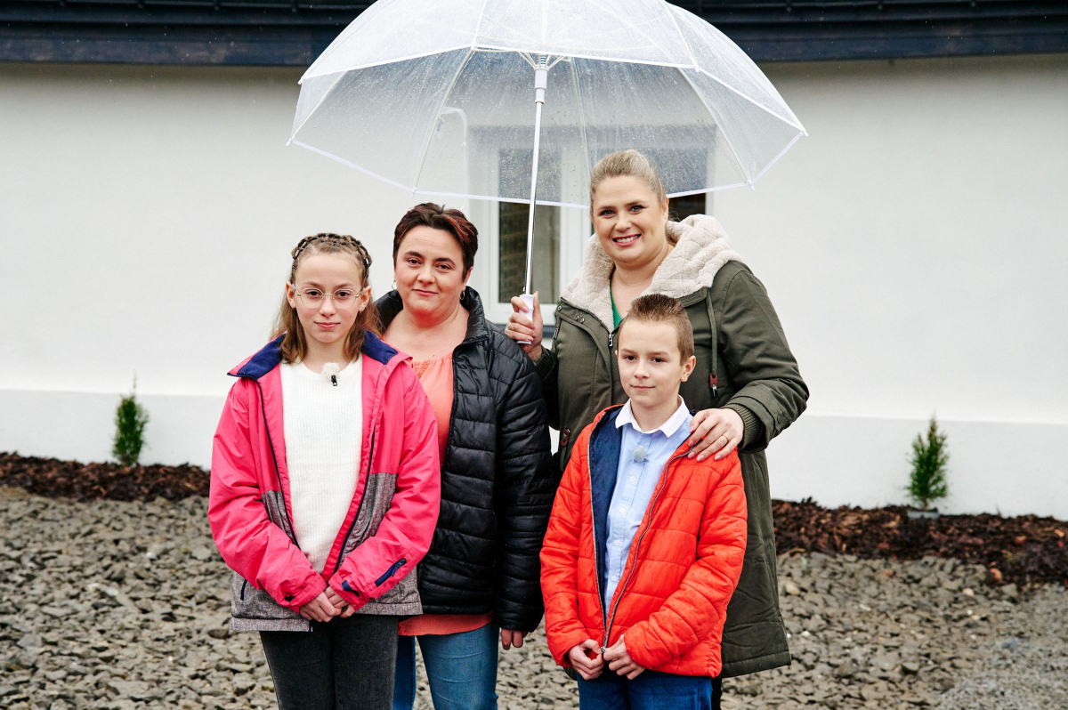 Uczestnicy programu "Nasz nowy dom"