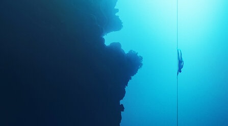 Kadr z filmu dokumentalnego "Najgłębszy wdech" na Netflix. 