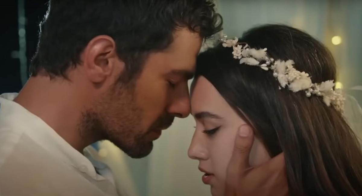 „Wichrowe wzgórze” powraca z 2 sezonem. Kiedy premiera i co wydarzy się dalej?