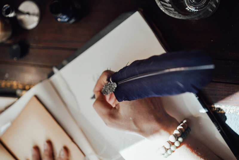 Obrazek w treści Nagrodzona autorka kryminałów okazała się być… trzema mężczyznami  [jpg]