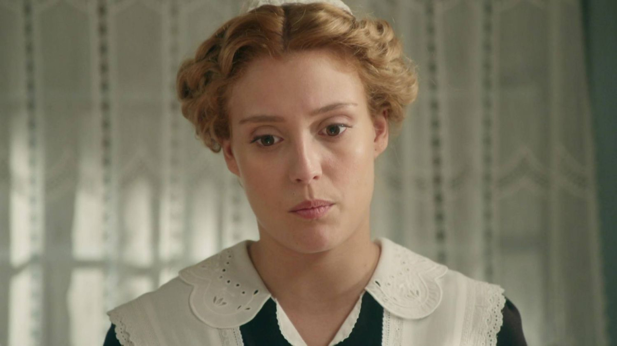 Bohaterowie serialu "La Promesa - pałac tajemnic", emitowanego na antenie TVP 2.